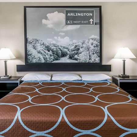 Super 8 By Wyndham Arlington Near At&T Stadium Екстер'єр фото