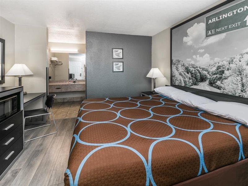 Super 8 By Wyndham Arlington Near At&T Stadium Екстер'єр фото
