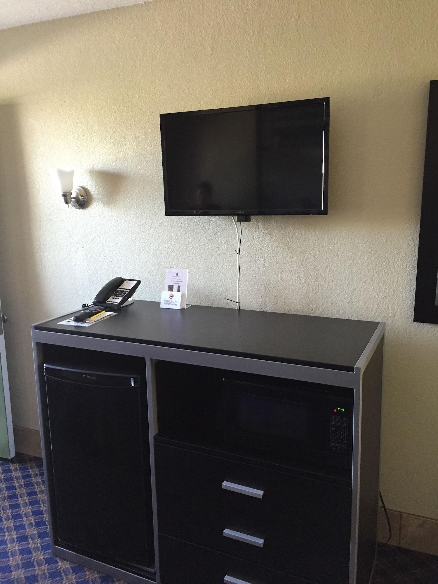 Super 8 By Wyndham Arlington Near At&T Stadium Екстер'єр фото