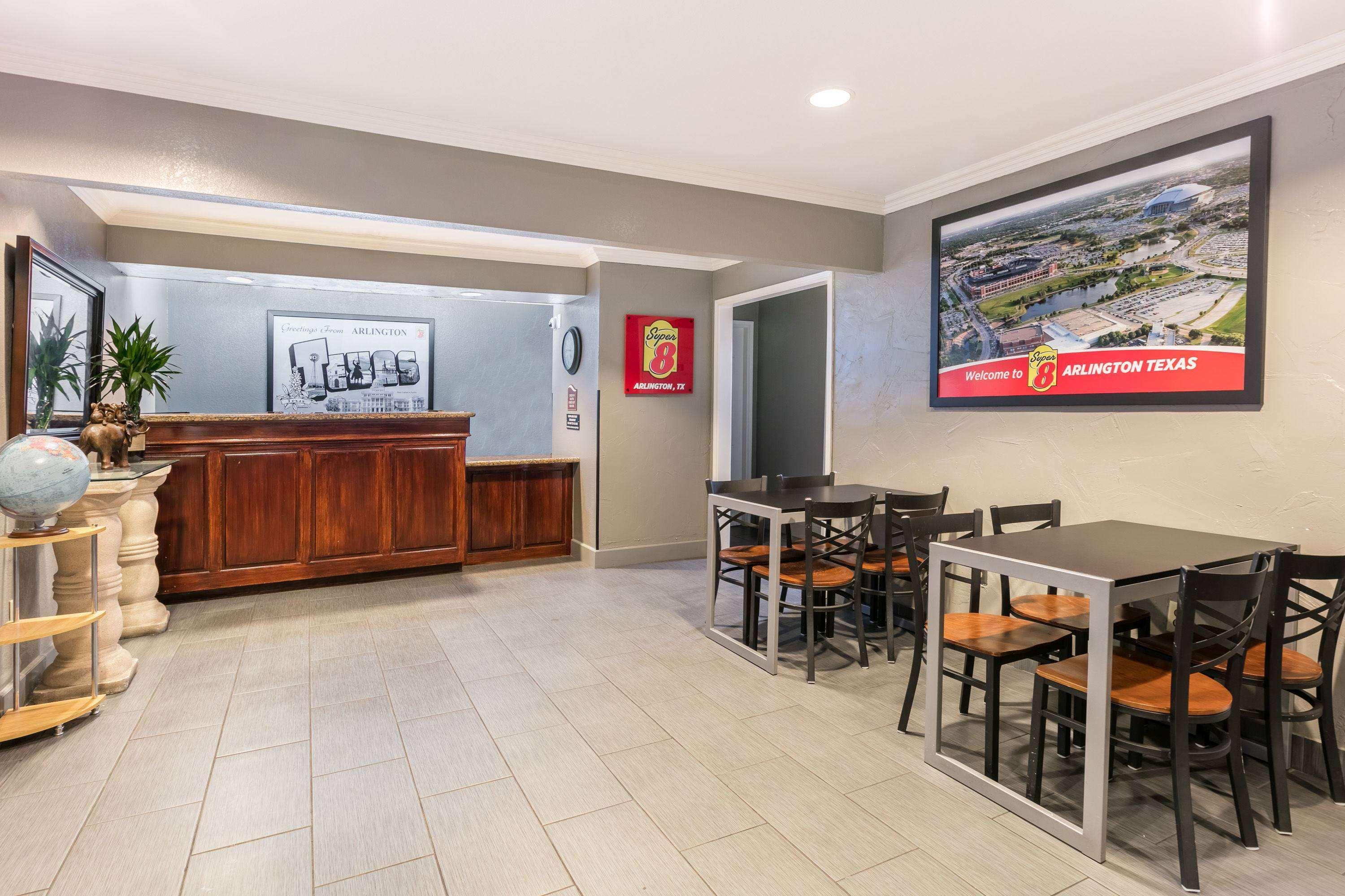 Super 8 By Wyndham Arlington Near At&T Stadium Екстер'єр фото