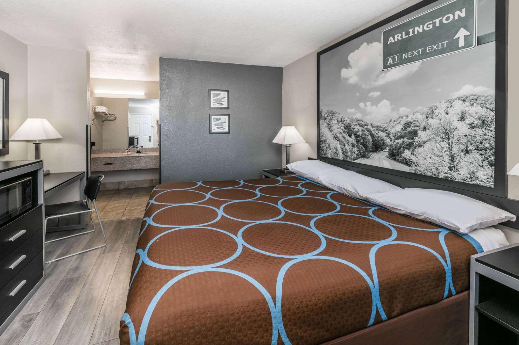 Super 8 By Wyndham Arlington Near At&T Stadium Екстер'єр фото