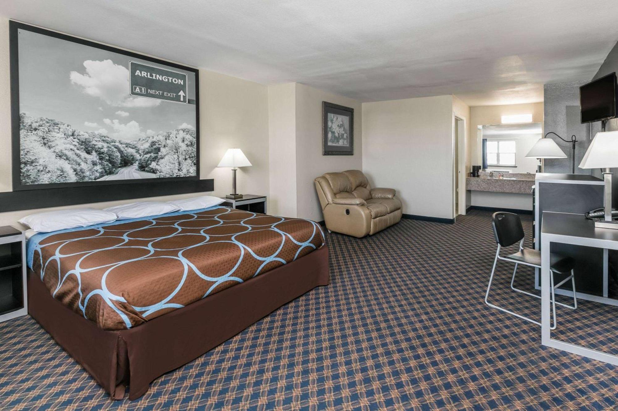 Super 8 By Wyndham Arlington Near At&T Stadium Екстер'єр фото