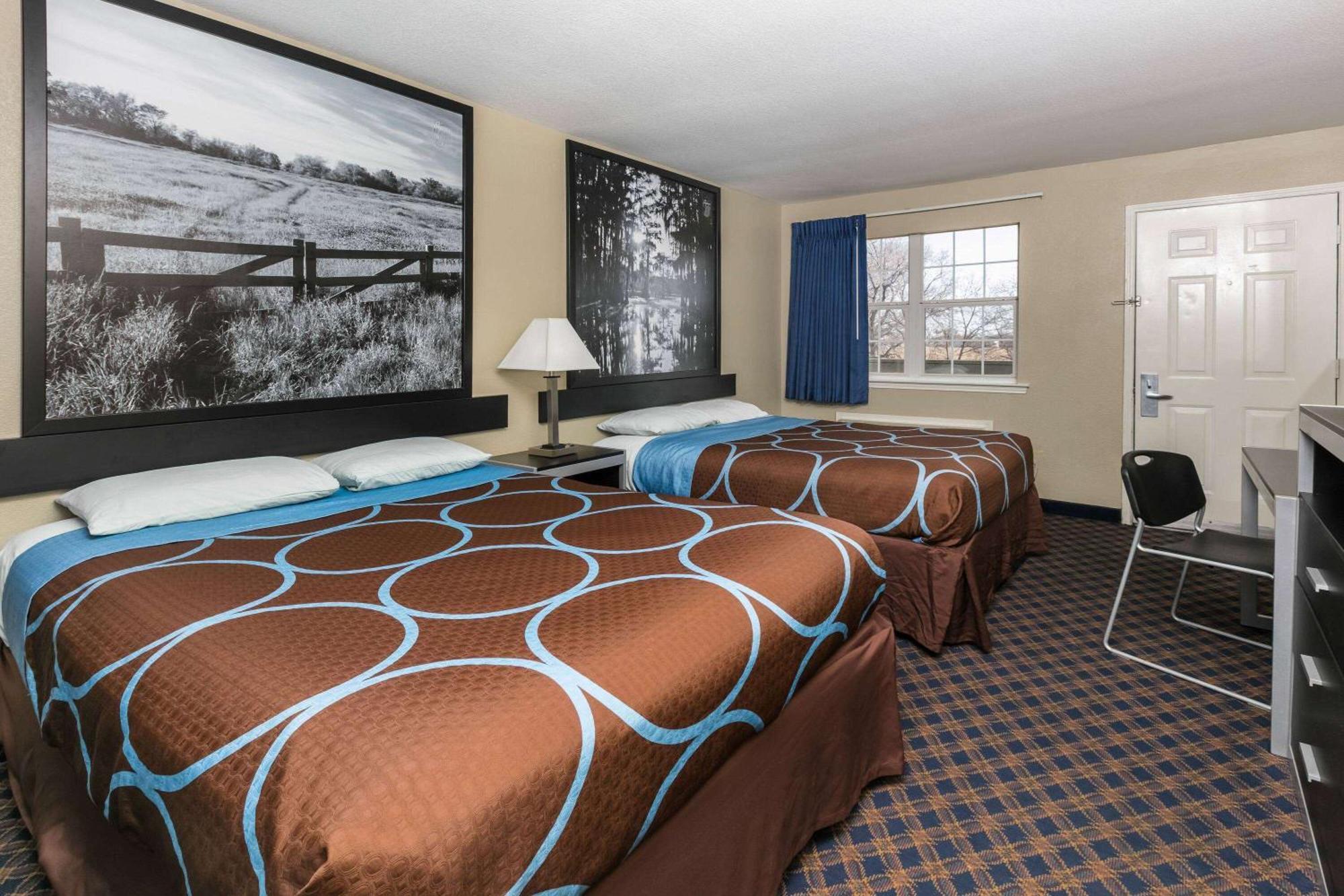 Super 8 By Wyndham Arlington Near At&T Stadium Екстер'єр фото
