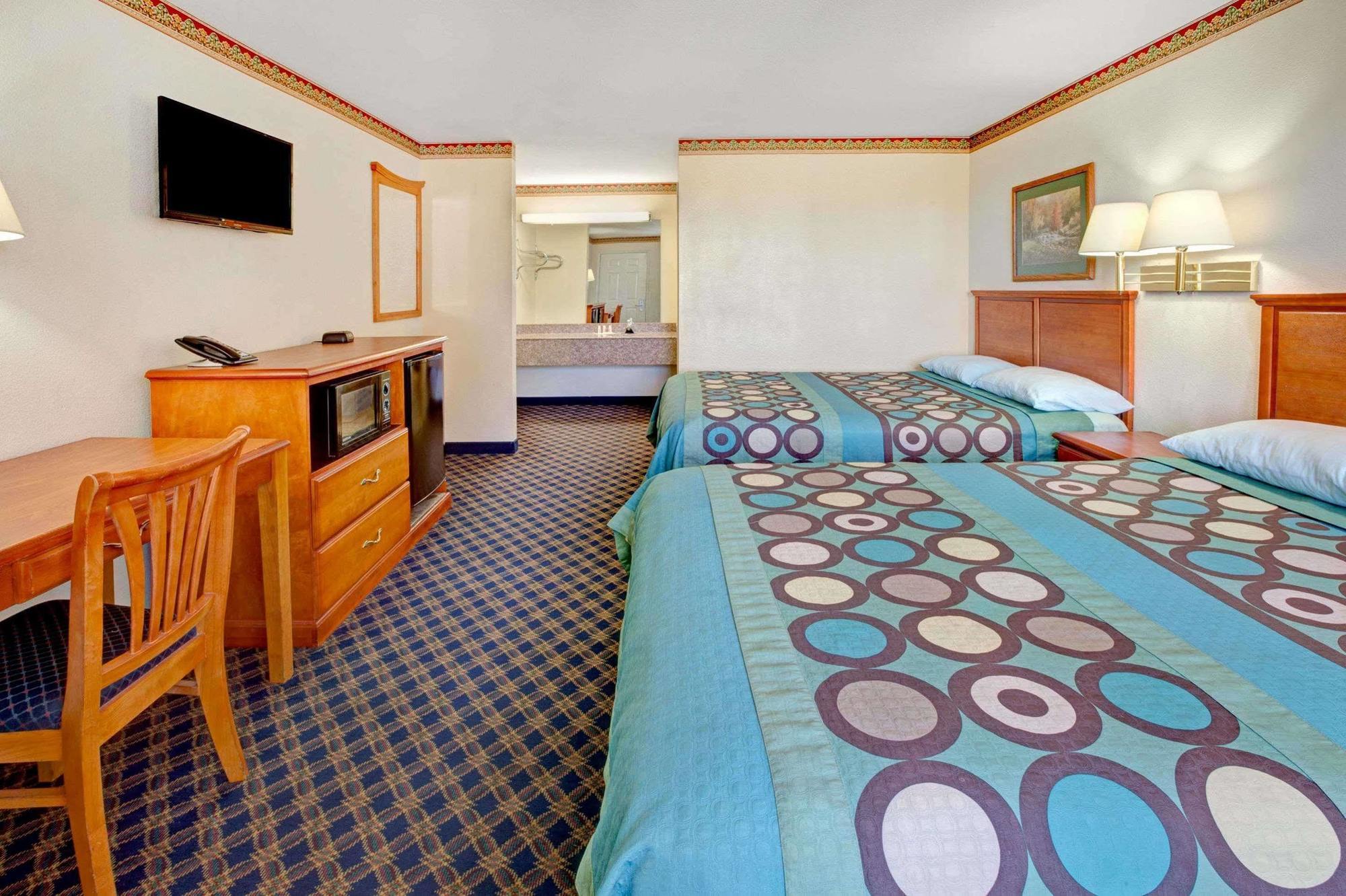 Super 8 By Wyndham Arlington Near At&T Stadium Екстер'єр фото