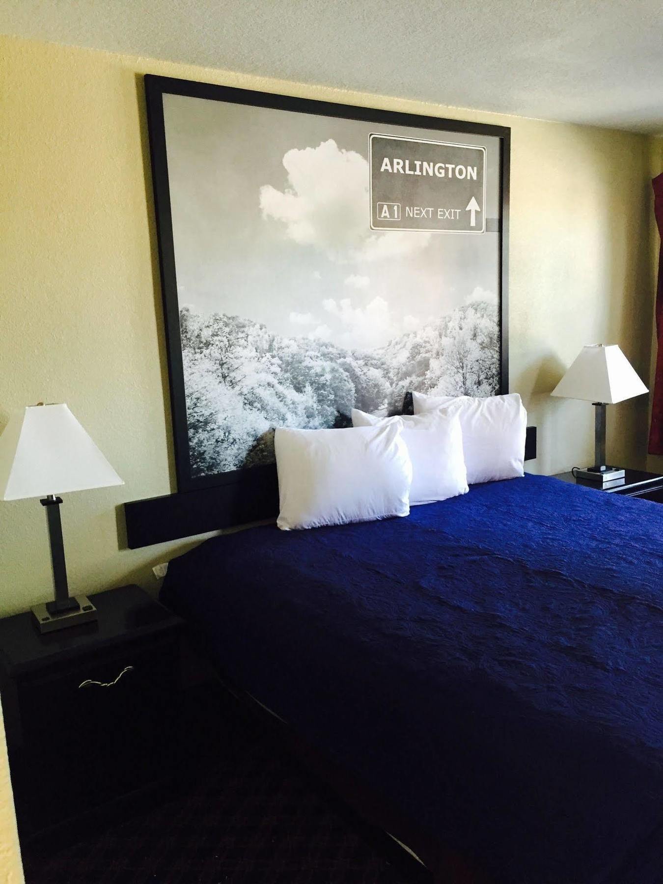 Super 8 By Wyndham Arlington Near At&T Stadium Екстер'єр фото